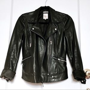 xS | Zara Black Leather Moto Jacket with Zippers